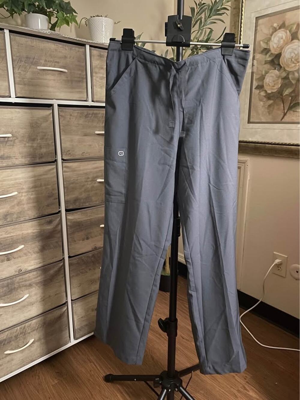 Wink Women’s Classic Fit Gray Scrub Pants Medium | Drawstring Medical Uniform